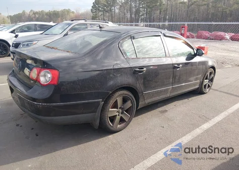 2008 Volkswagen Passat Komfort z USA, uszkodzony, nr VIN WVWAK93C48P026418